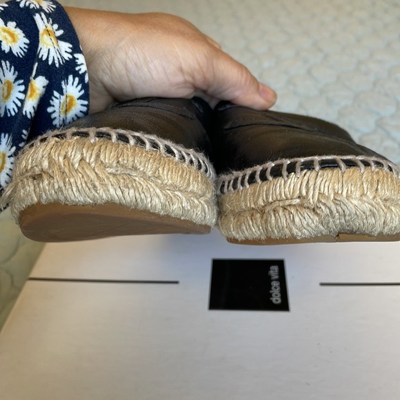 Authentic CHANEL LEATHER ESPADRILLES
38 - Picture 8 of 9